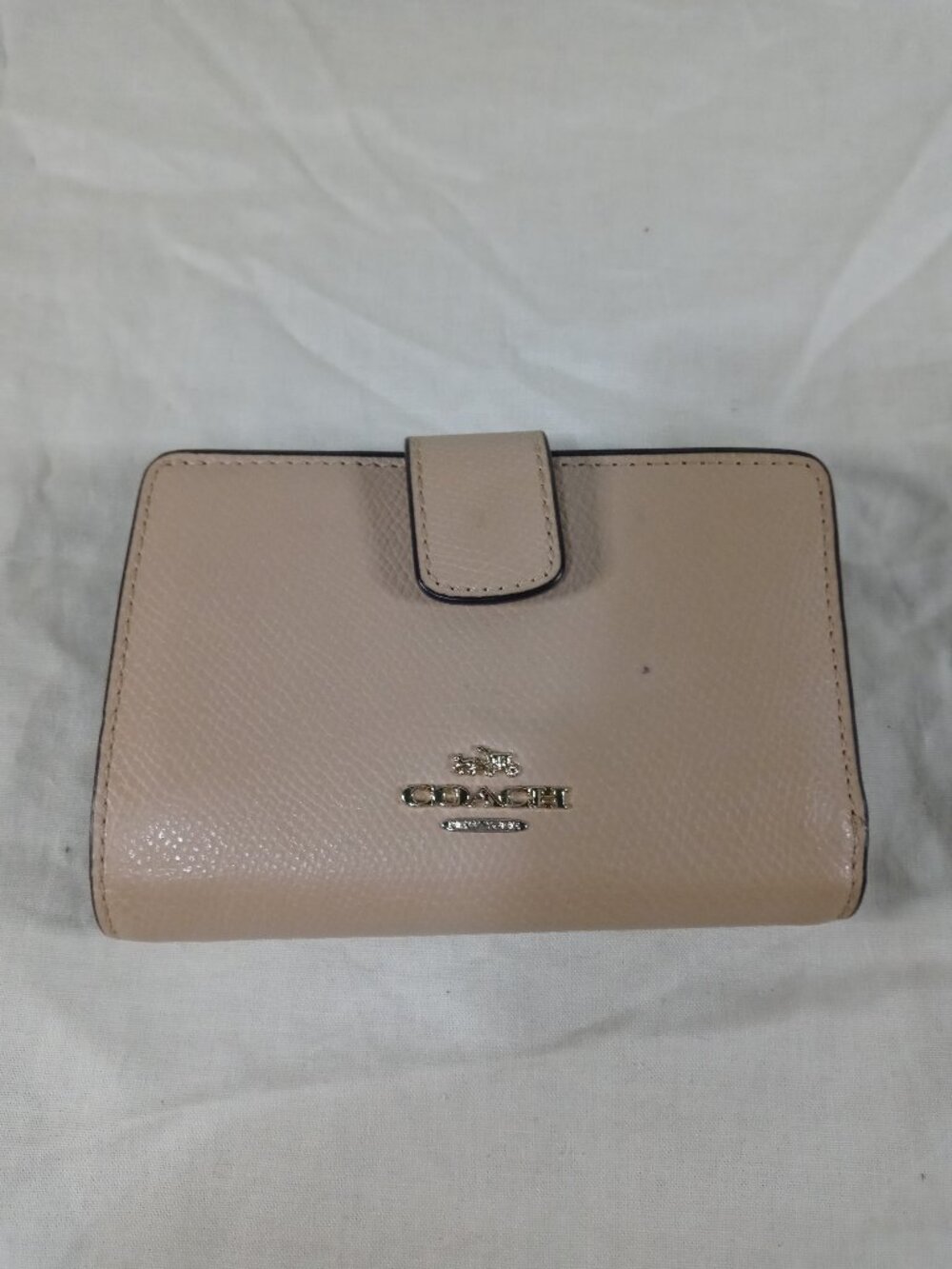 Coach New York Vintage Cute Leather Beige Women Zipper Wallet in Great Cond